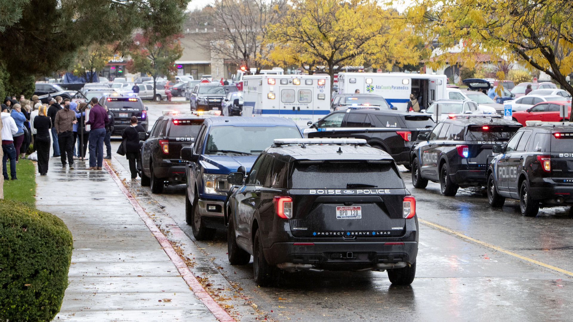 'We've got to run' -- Idaho mall shooting leaves 2 dead